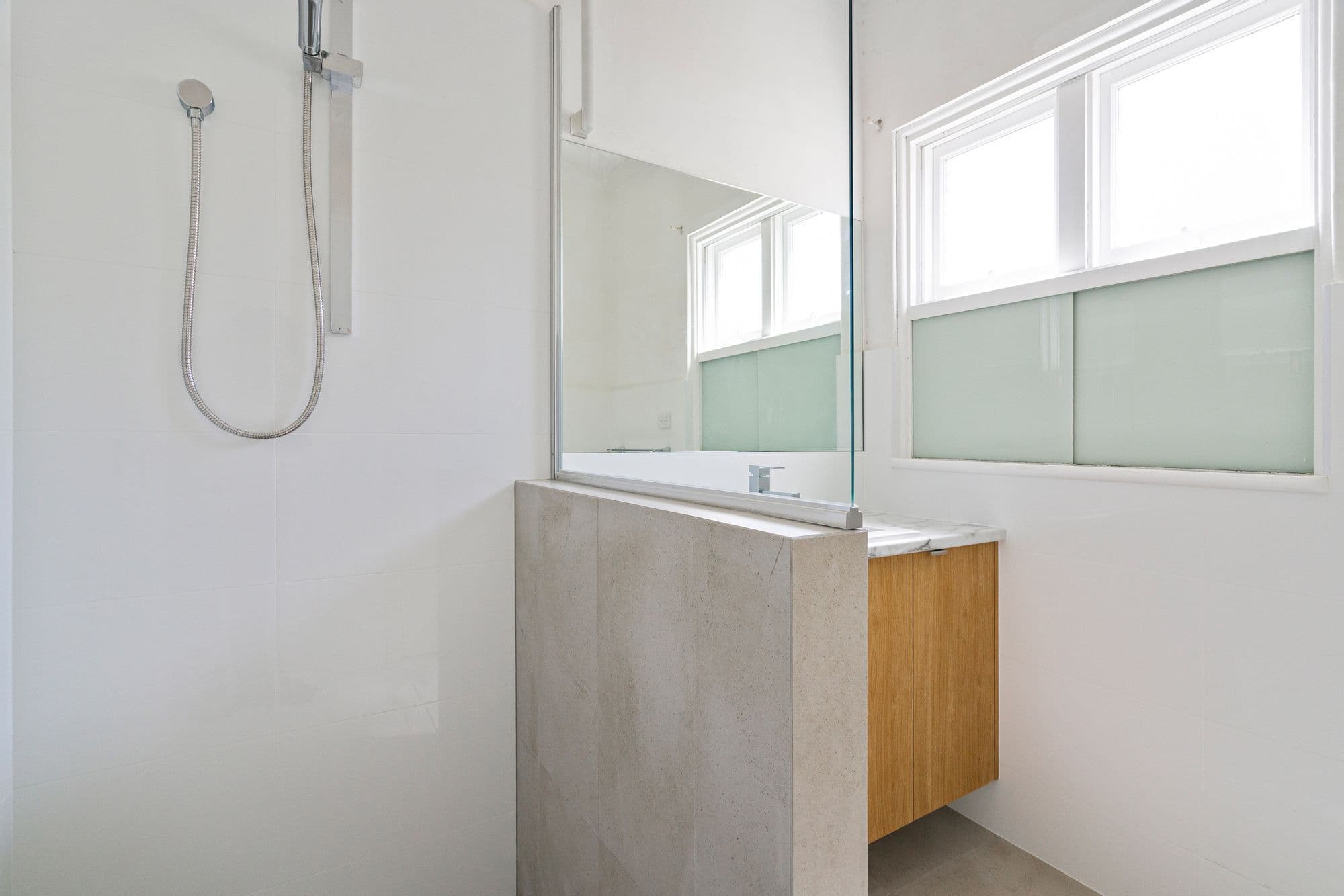 1bathroomlennard/1