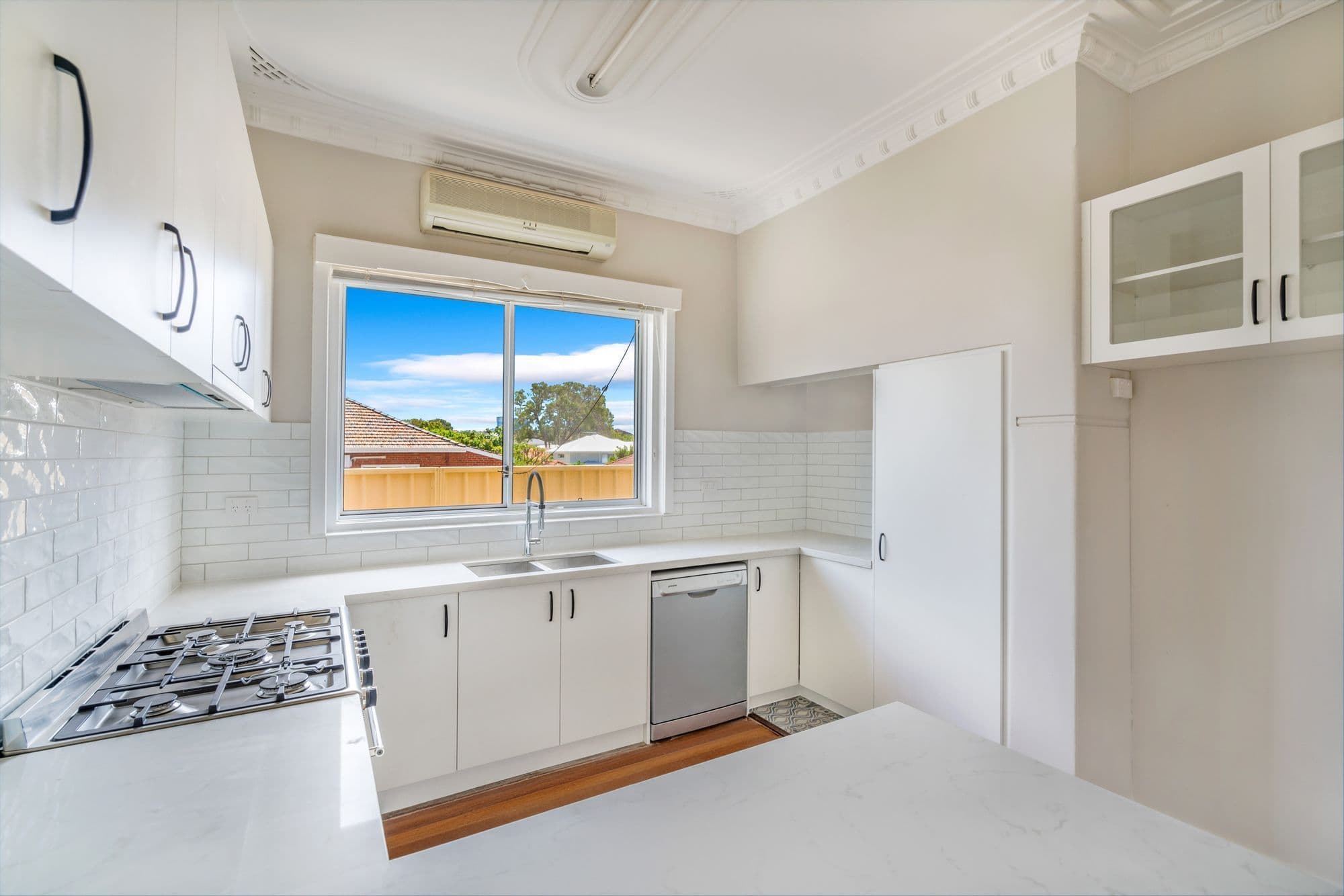 4kitchenlathlain/1